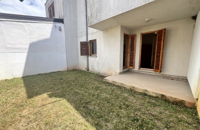 Apartment with a garden in Novigrad