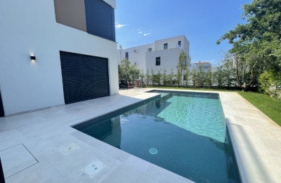 Luxury house with pool and sea view - Novigrad