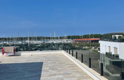 Apartment mit Panoramablick auf das Meer und den Yachthafen - Novigrad