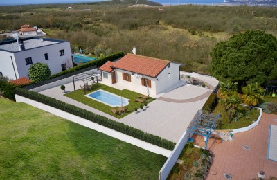 Casa a Kastel con ampio giardino