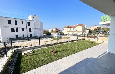 Attraktive Wohnung mit Garten in Novigrad