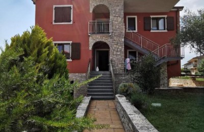 House with 2 apartments near Novigrad
