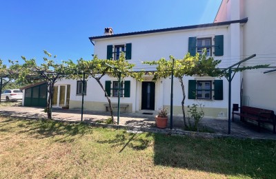 Ein Haus mit großem Garten in der Nähe von Umag  - Umag