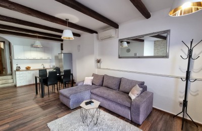 Apartment in the center of Novigrad, 100 m from the sea