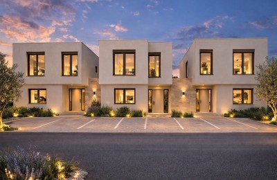 Moderna kuća u nizu u Kašteliru (B2)