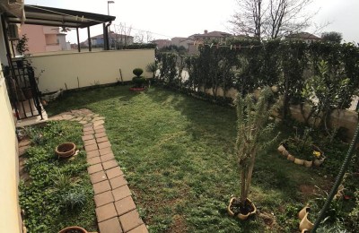 Apartment with Garden - Novigrad