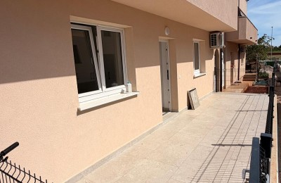Jednosoban stan u prizemlju zgrade u Novigradu