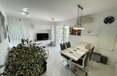 Stan u Karpinjanu - Novigrad 200m od mora