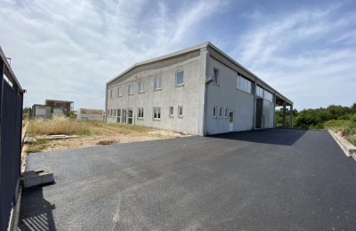 Industriegebäude - Umag