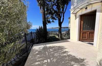 Charming apartment by the sea in Novigrad